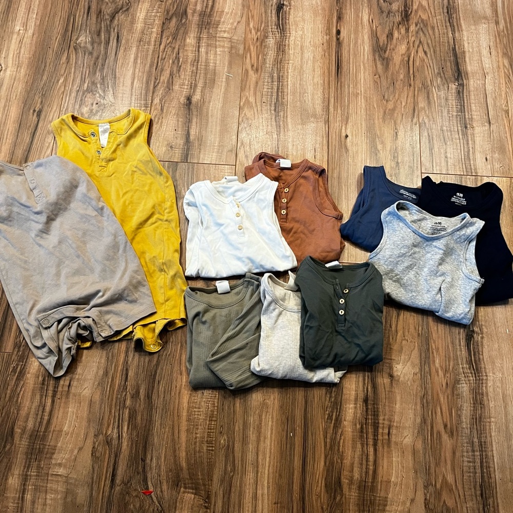 Boys H&M bodysuits.  EUC!